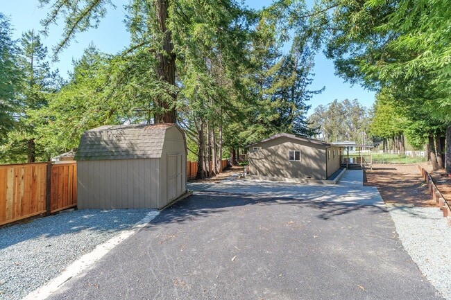 Building Photo - 3995 Roblar Rd