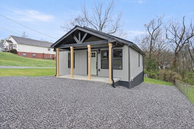 Building Photo - 804 Martin St