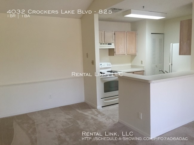 Building Photo - 4032 Crockers Lake Blvd