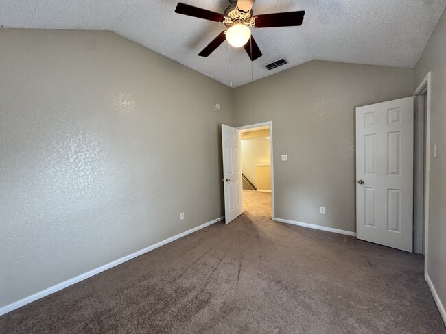 Building Photo - 2141 Redwing Way