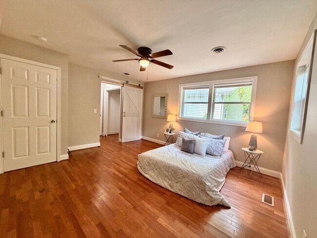 Building Photo - Recently Updated 4-Bedroom Ranch Home w/a 2 Bedroom Guest Cottage! Ready 05-01-26! Pet Friendly Home