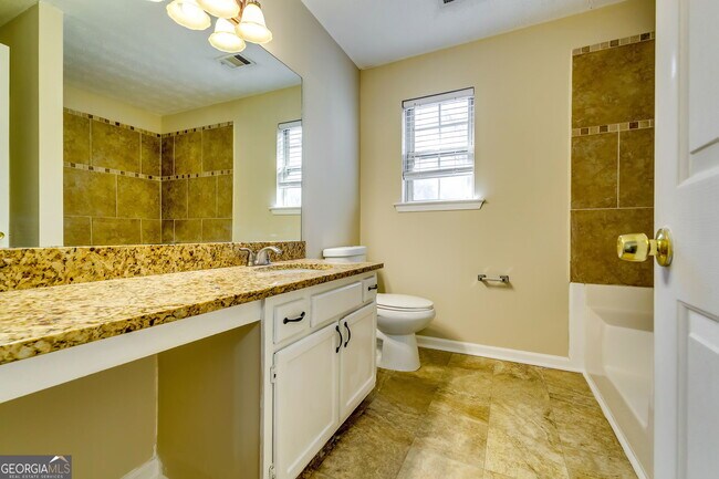 Building Photo - 2727 Manor Cove