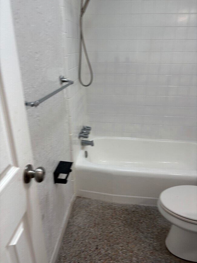 Building Photo - 172 38th Ave SE