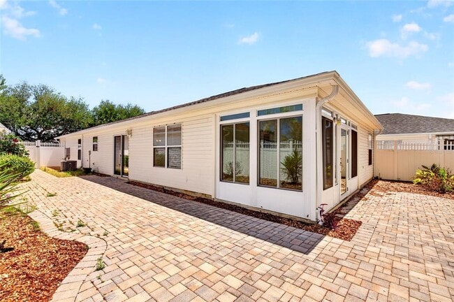 Building Photo - 430 Calvert Terrace