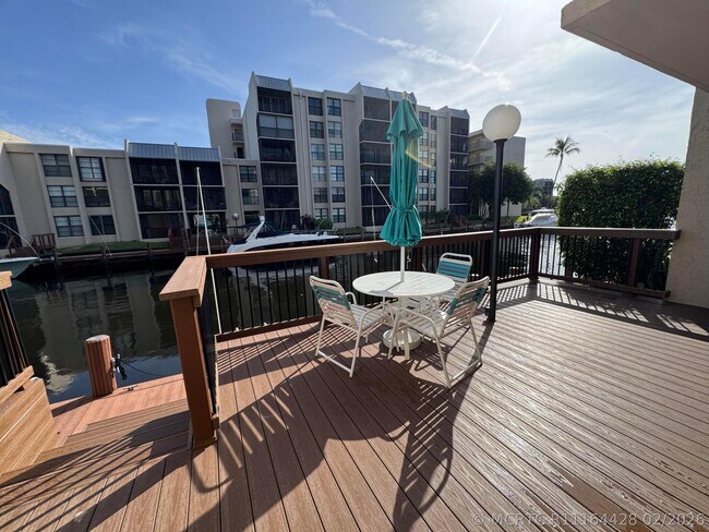 Building Photo - 12 Royal Palm Way