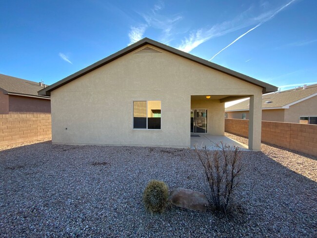 Building Photo - 3 Bedroom Single Story Home Available Near...