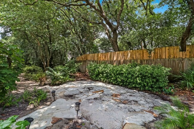 Building Photo - Coastal Living on Amelia Island