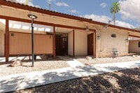 Building Photo - Single story one bedroom unit in community...