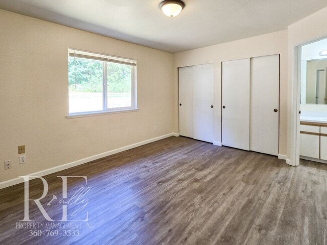 Building Photo - Quiet 3BR Duplex with Garage & Big Yard on...