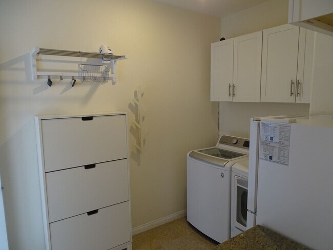 Building Photo - 5 BED Summerlin home w/ 1ST FLOOR BED AND 3/4 BATH