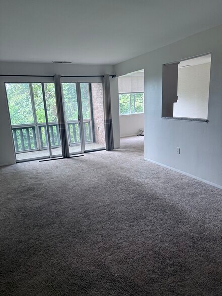 Building Photo - 1506 Summit Pointe