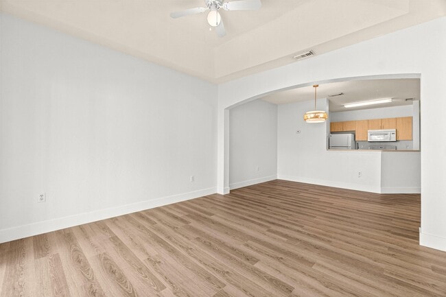 Building Photo - 1503 Belmont Pl