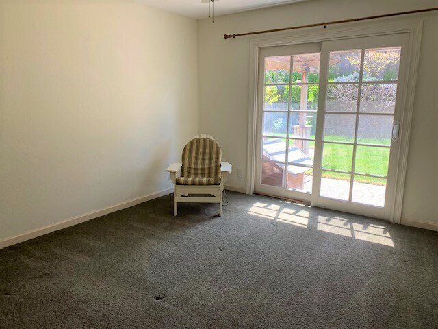 Building Photo - Beautifully Remodeled Evergreen house - hardwood, granite, A/C, stainless - Dogs welcome