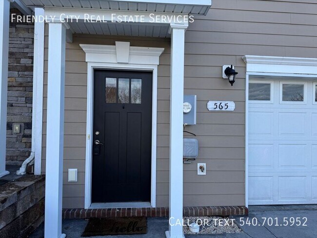 Building Photo - 565 Spring Oaks Drive