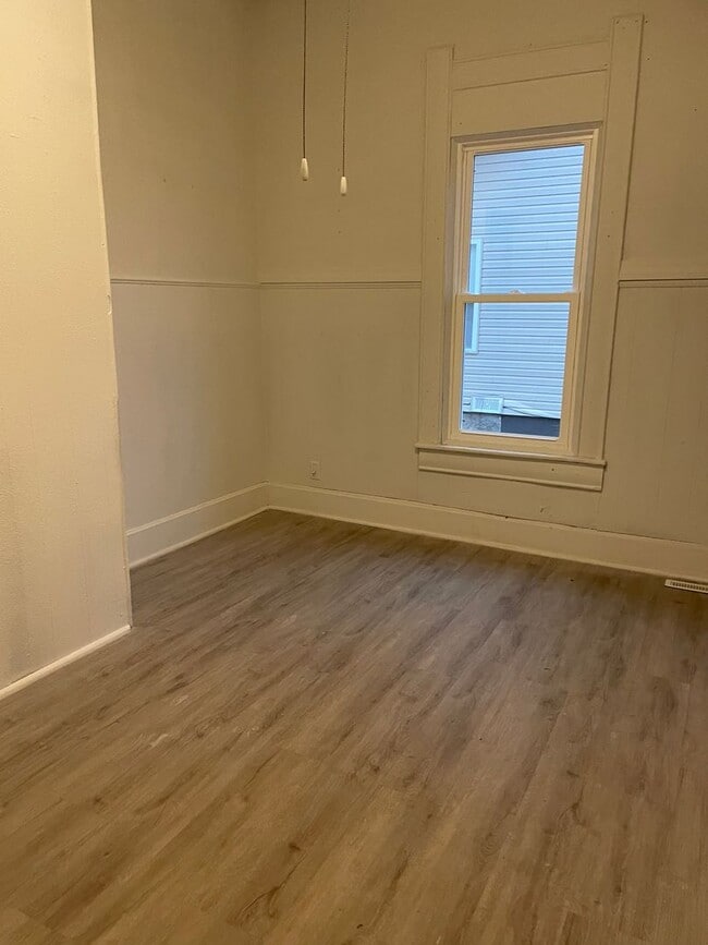 Building Photo - 3 bedroom 2 Bath $875