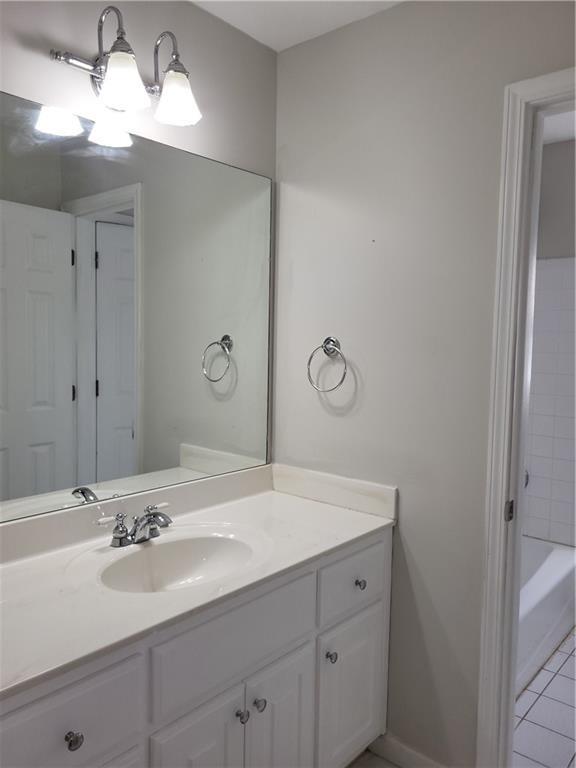 Building Photo - 8291 Fairway Dr