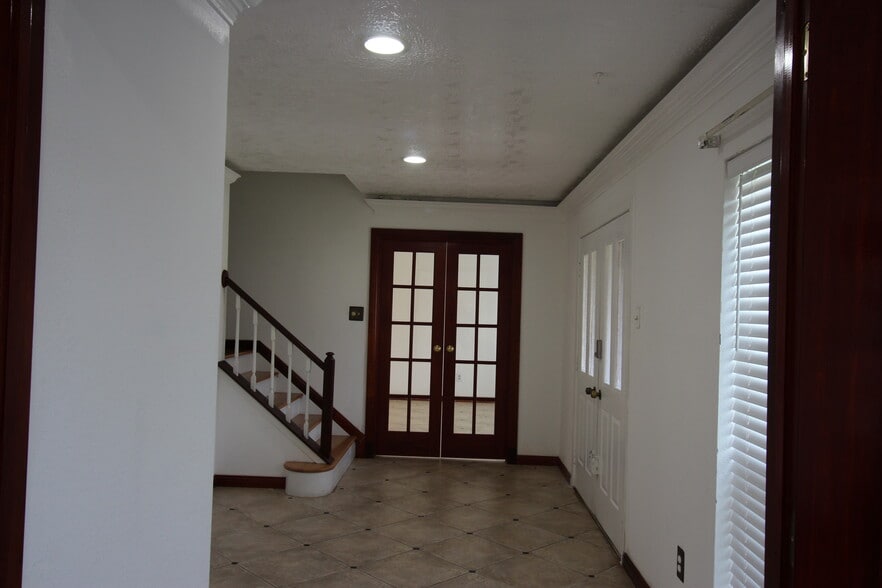 Entrance to Living Room 1 - 458 Woodrail Dr