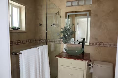 Building Photo - 104 Primrose Ln