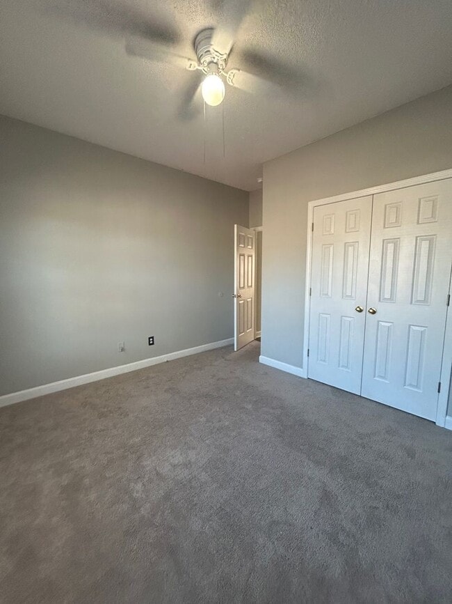 Building Photo - 329 Anden Hall Dr