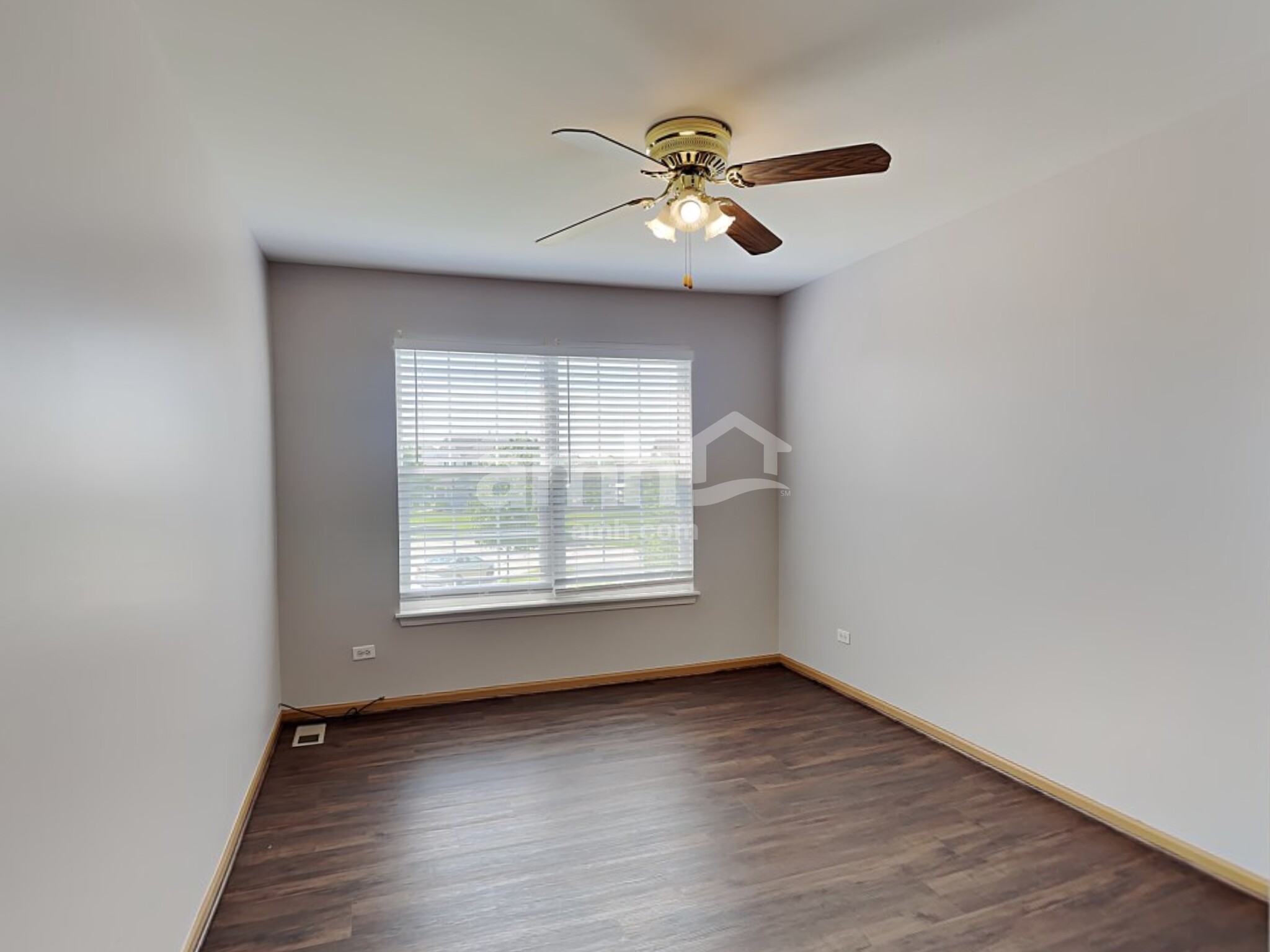 Building Photo - 347 Deering Ln