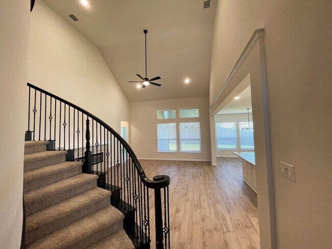 Building Photo - 6270 Shasta Creek Rd