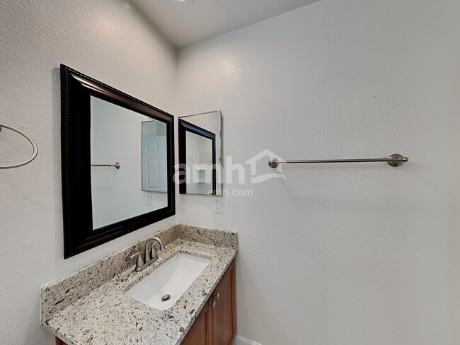 Building Photo - 10553 E Singing Canyon Dr