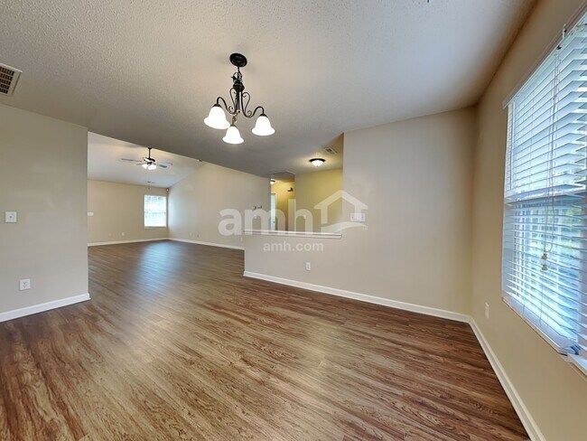 Building Photo - 3087 Canterbury Park Dr