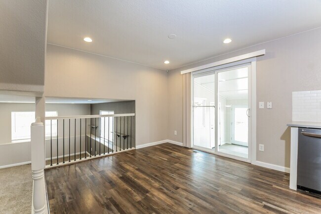 Building Photo - 13922 Hudson Way