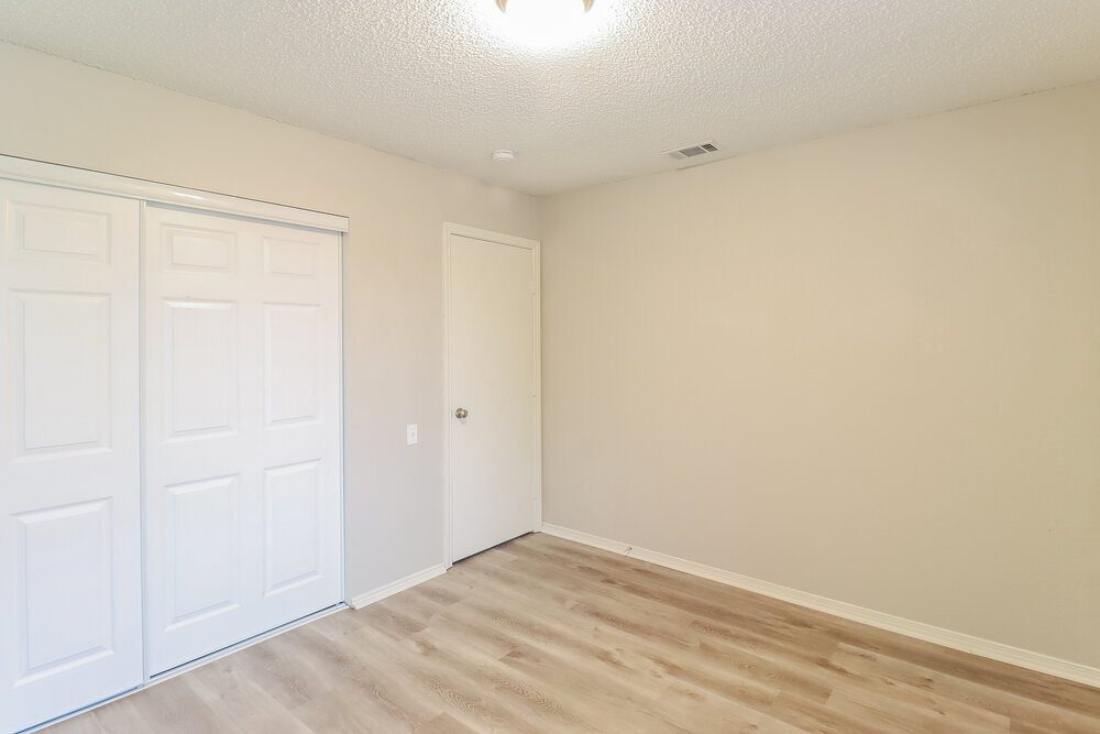 Building Photo - 427 Chancellorsville Dr