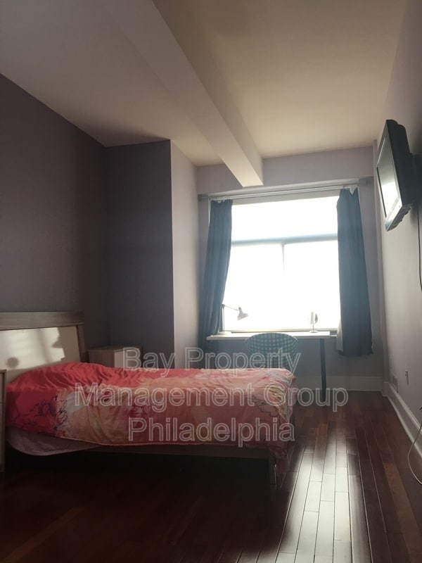 Building Photo - 1500 Chestnut St