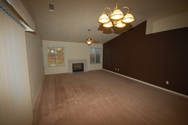 Building Photo - 120 Cottage Pl