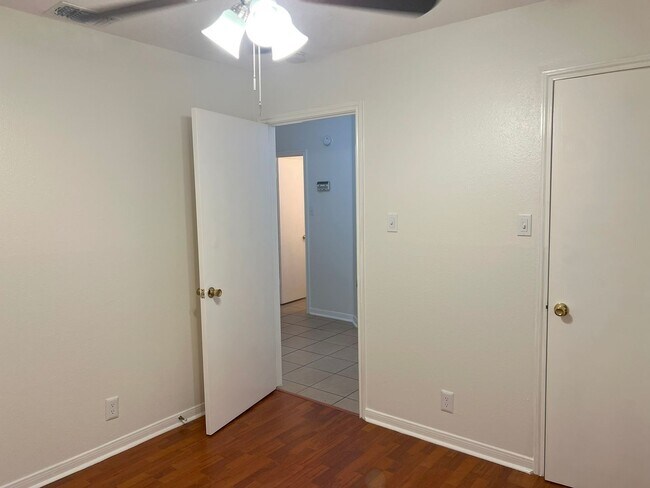 Building Photo - 7827 Forest Briar