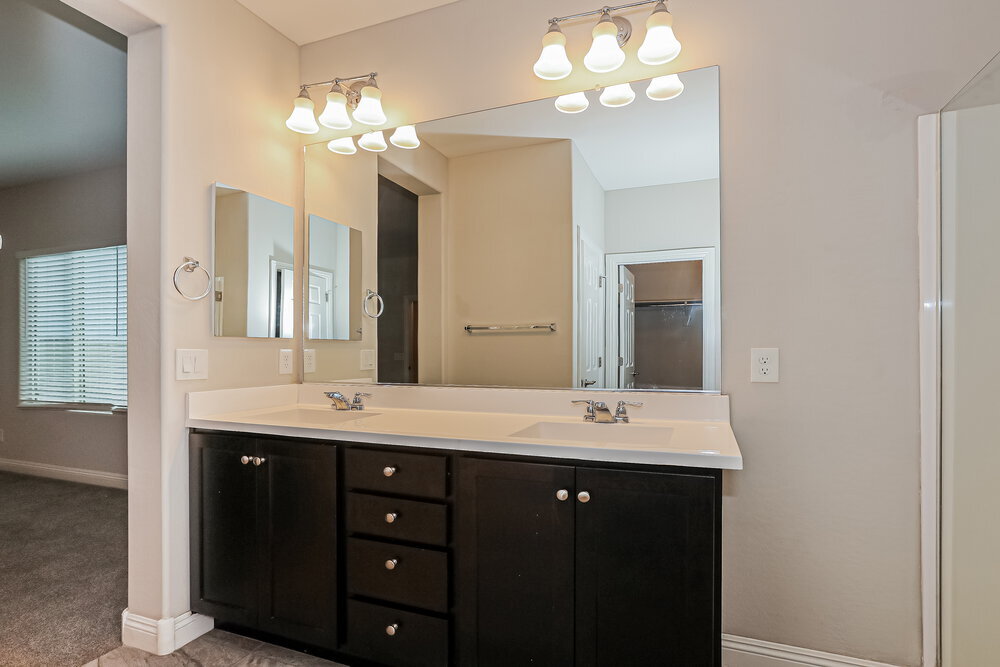 Building Photo - 10820 E Topaz Ave