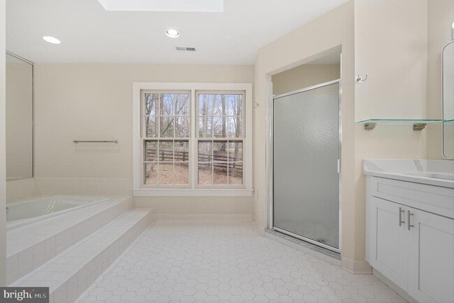 Building Photo - 13620 Canal Vista Ct