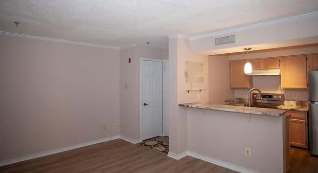Building Photo - 1524 Lincoln Way