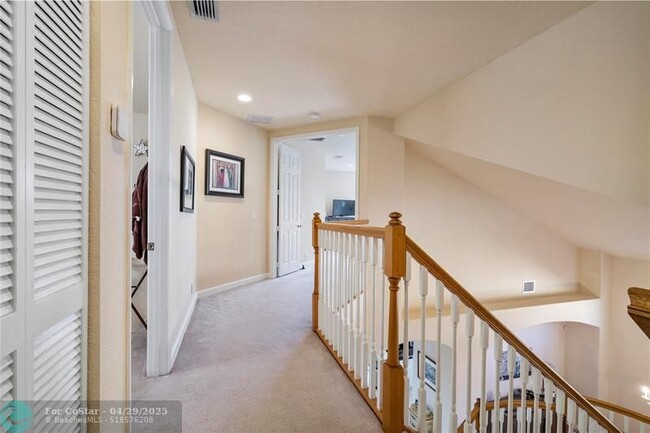 Building Photo - 12319 NW 77th Manor