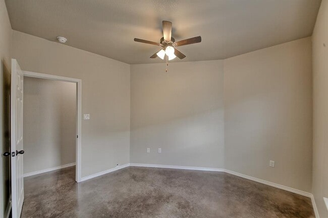 Building Photo - 458 Jack Rabbit Ln