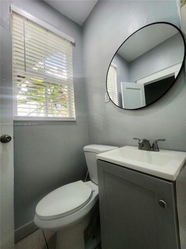 Building Photo - 1507 Meridian Ave