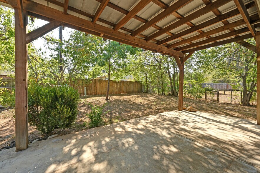 Building Photo - 6201 Hillston Dr