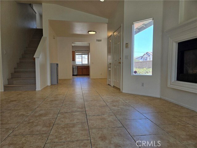 Building Photo - 481 Pinewood Ln