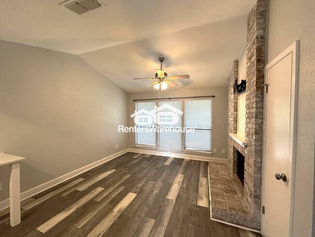 Building Photo - 3839 Dry Creek Dr