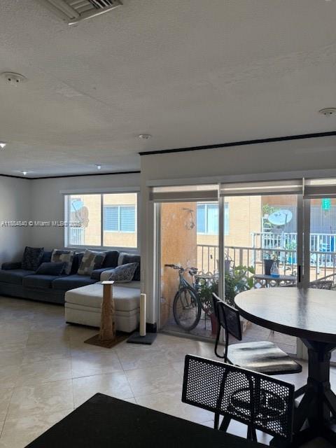 Building Photo - 6245 SW Kendale Lakes Cir