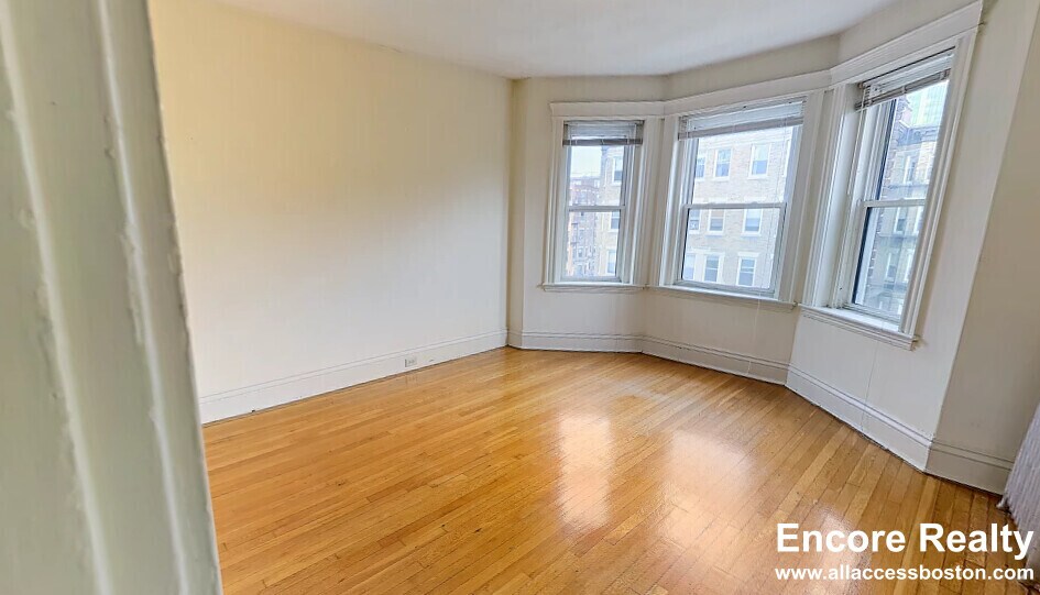 Building Photo - 54 Queensberry St
