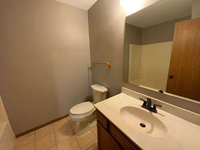 Building Photo - 3566-3568 Prescott Dr