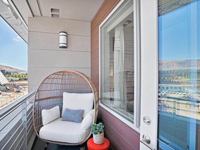 Building Photo - 45193 Warm Springs Blvd