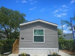 Building Photo - 9 George St