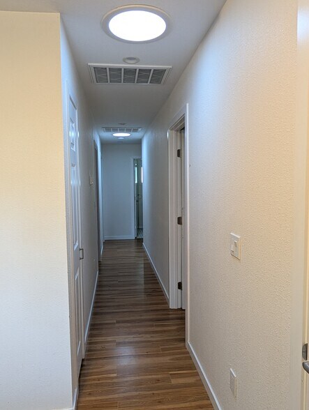 Building Photo - 487 Tuscarora Dr