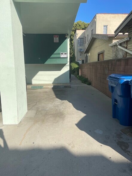 Building Photo - 1520 Venice Blvd