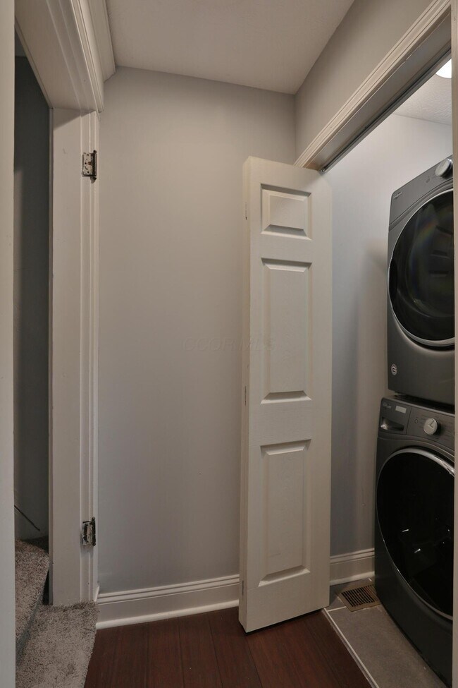 Building Photo - 693 Wilson Ave