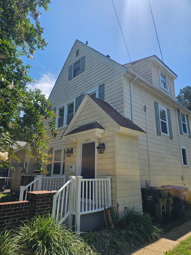 Building Photo - 3625 Nottaway St